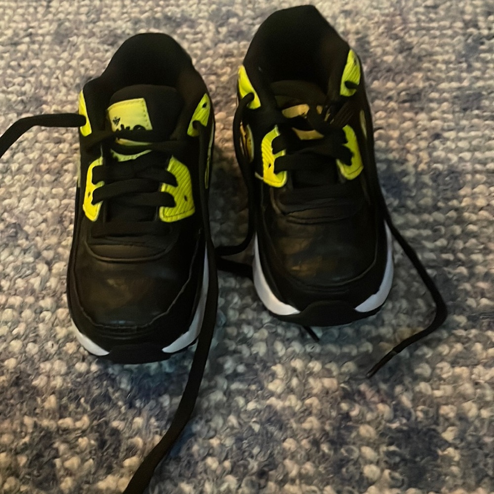 Girls air max 9c
